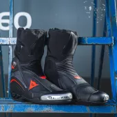 Topánky na moto Dainese AXIAL D1 BLACK/RED-FLUO