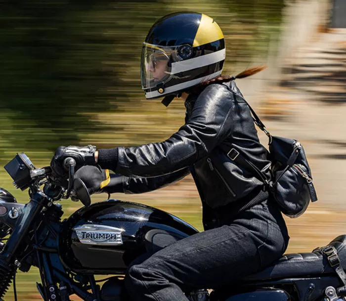 Bell Bullitt Black/Gold vel. XL