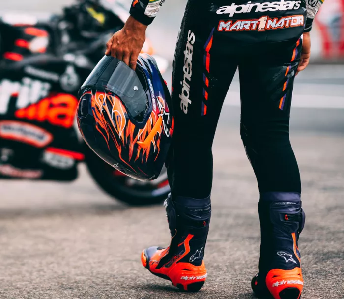 Závodná helma Alpinestars  Supertech R10 Flyte purple/red glossy