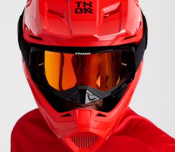 Thor 0110 - 8907 Fleet Forge helma red vel.L