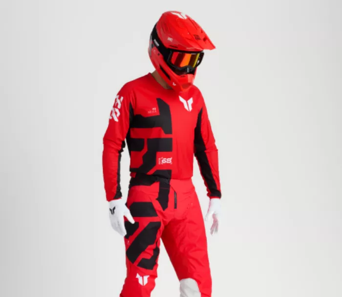 Thor 0110 - 8907 Fleet Forge helma red vel.L