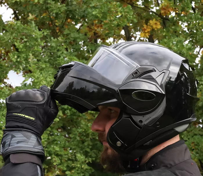 Preklápacia helma XRC Fronter black glossy