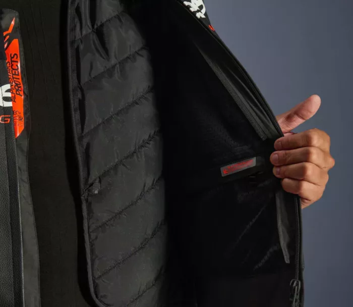 Kožená bunda Alpinestars GP Force V2 black/white Kožená bunda Alpinestars GP Force V2 black/white